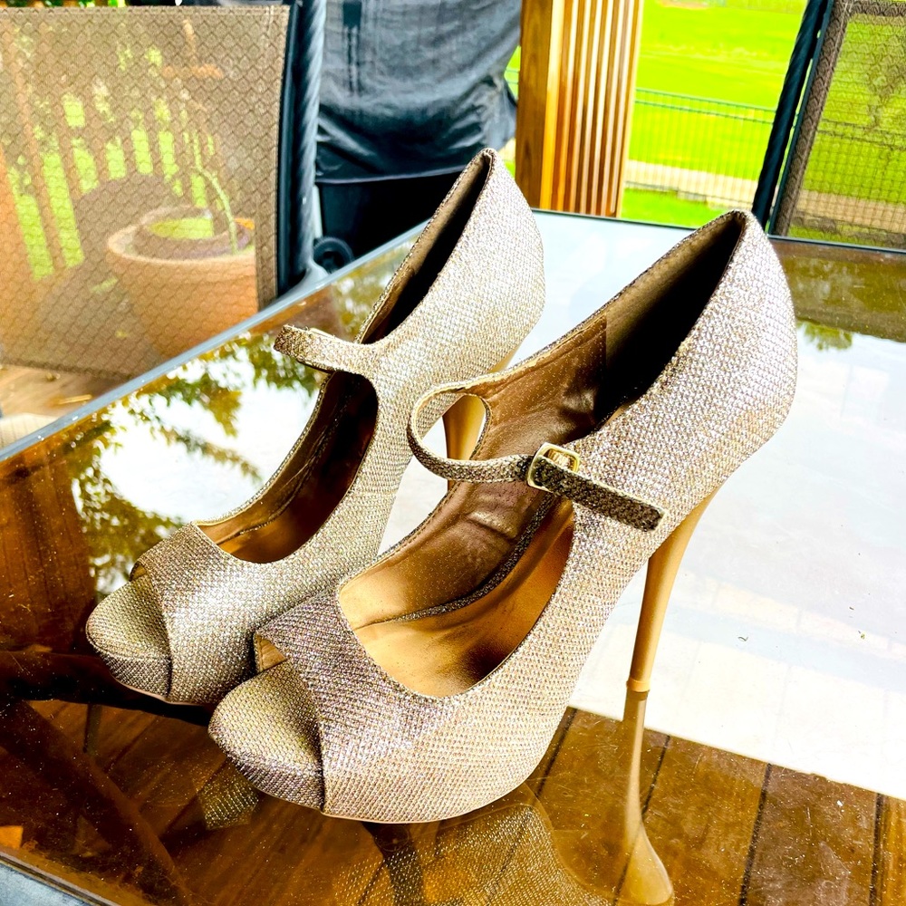 Gold, sparkling platform heels, like new, Shoes, size 9, heels 5.5”